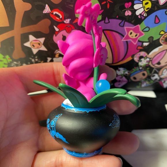 tokidoki Botanical Unicorno FUSCHIA - Picture 2 of 6